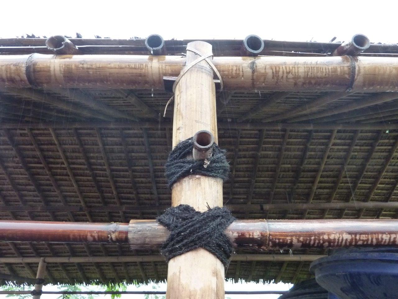 Bambusstangen mit traditionellen Verbindungen_CONBAM