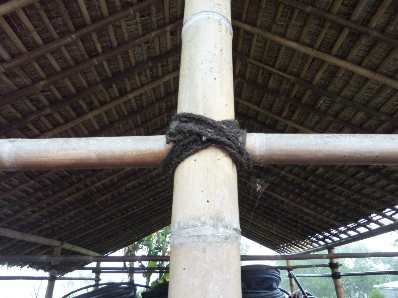 Bambusstäbe mit traditioneller Verbindung