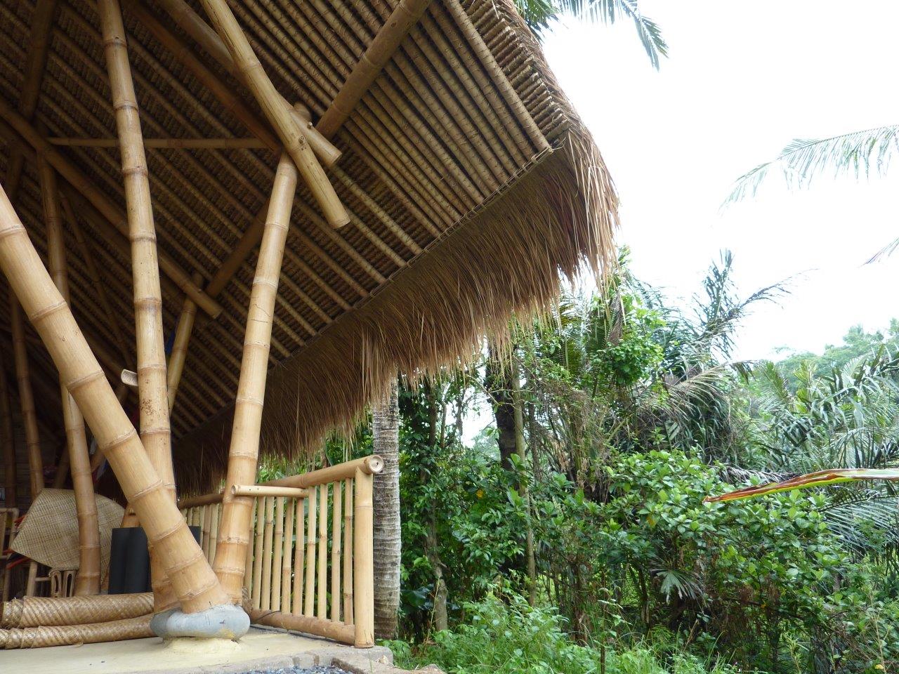 Bambusstützen mit Fundamentanschluss für Bambusrohre CONBAM Bambushandel