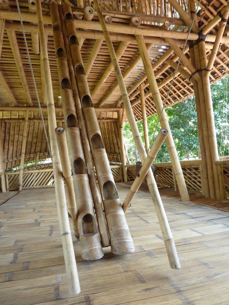Sambatreppe aus Bambusrohr Petung mit Bambus-Geländer CONBAM